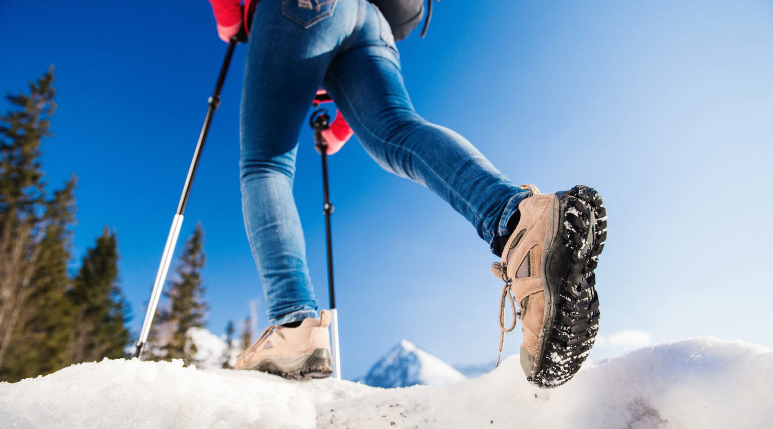 Can you wear Hiking Boots in the Snow? Clever Skier