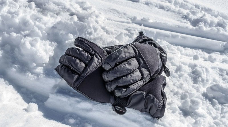 Ski vs. Snowboard Gloves