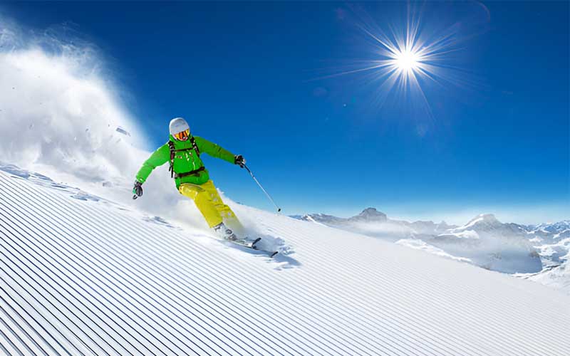How to Choose Powder Skis: A Guide for Deep Snow Lovers