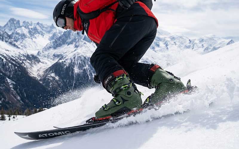 How to Choose Ski Boots for Expert Skiers