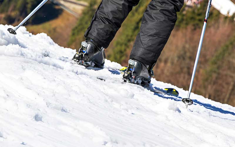 How to Choose Ski Bindings for Intermediate Skiers?
