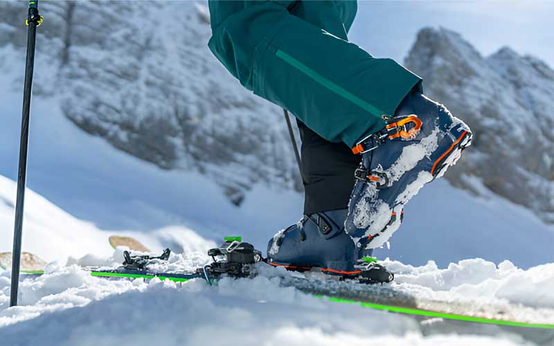 How to Choose Ski Boots for Expert Skiers?