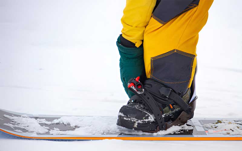 How to Choose Snowboard Boots for Intermediate Riders?
