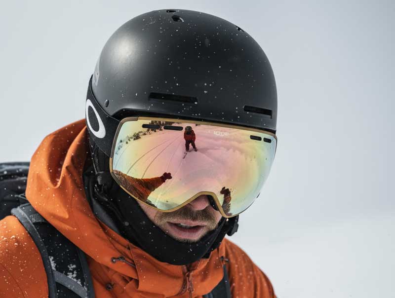 How to Choose Ski Goggles for Flat Light